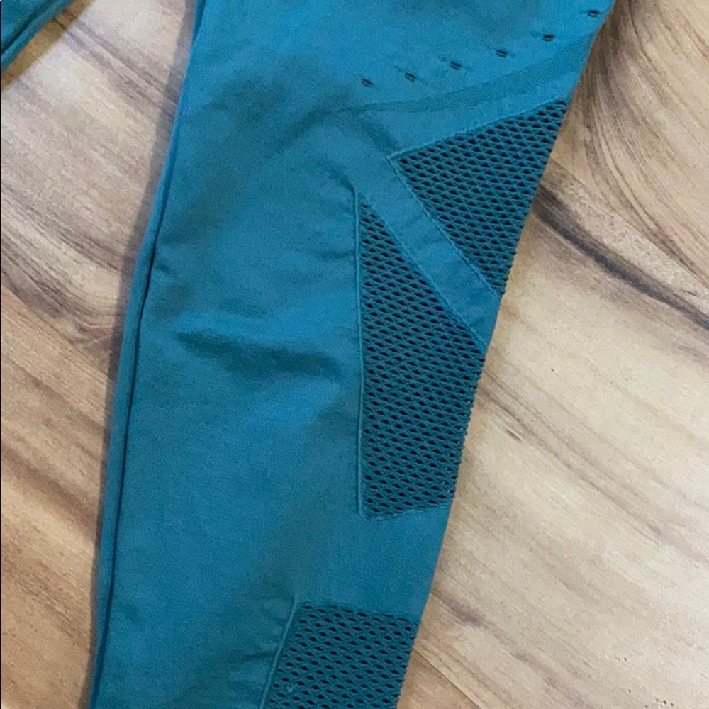 Physiq Apparel Enlighten Seamless Leggings Green Women’s Size Small - Picture 8 of 15
